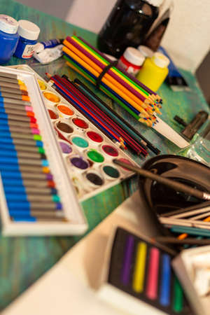 acrylic paints, chalk, colors, work blog, drawing on the days at home alone or with children, artistic activity.のeditorial素材