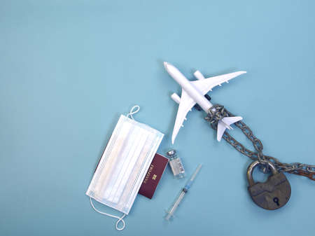 airliner chained to the castle, no flights without  vaccinationsの写真素材