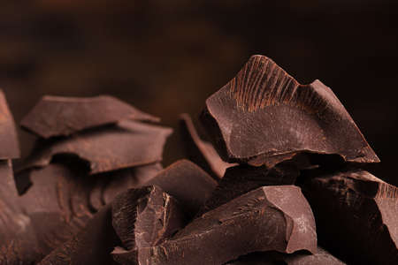 broken pieces of dark chocolate, sweet dessertの写真素材