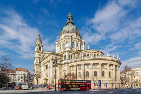 BUDAPEST, HUNGARY - FEBRUARY 20, 2016: Sunrise view of the church St. Stephen's Basilica. It is a Roman Catholic basilica in Budapest, Hungary. Built in neoclassical style.のeditorial素材