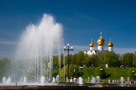 Yaroslavl, Russia - May 8, 2016: Park, fountain and Assumption Cathedral of the Russian orthodox church, Yaroslavlのeditorial素材