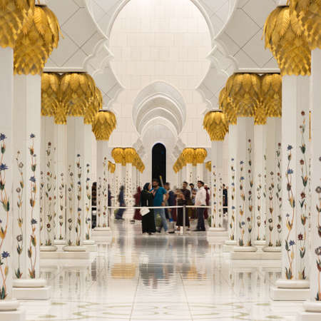 Columns of Sheikh Zayed Grand Mosque in Abu Dhabi, UAEのeditorial素材