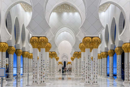 Columns of Sheikh Zayed Grand Mosque in Abu Dhabi, UAEのeditorial素材