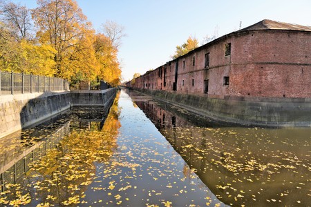 Autumnal view of the old canal in Kronstadt, Russia.のeditorial素材