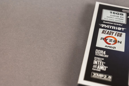 Patriot DDR4 16GB 3200Mhz Viper 4 Blackout against a gray background. New cardboard cardboard with...
