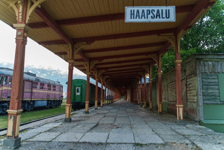 Passenger platform of Haapsalu Railway Station.の写真素材
