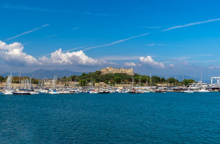 Port Vauban with Le Fort Carre in the background.の写真素材