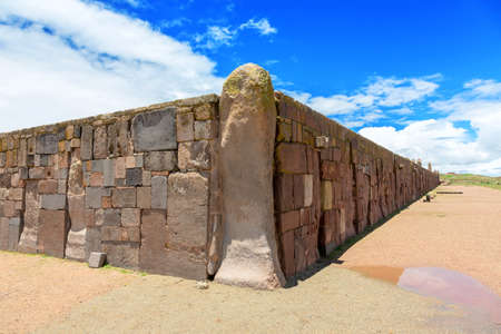Walls of temple Kalasasaya - a major archaeological structure that is part of Tiwanakuのeditorial素材