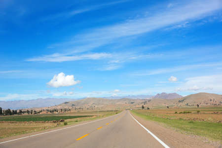 Highway between Sucre and Potosi, Boliviaの写真素材