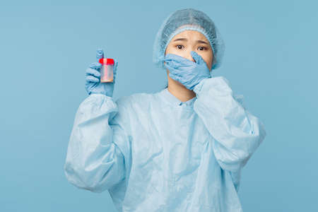 A woman of Asian appearance laboratory assistant experimentの写真素材