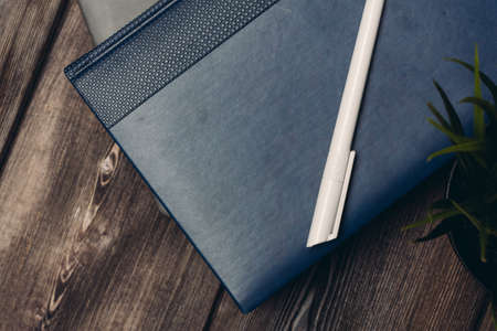 pens felt-tip pens stationery bright background close-upの写真素材