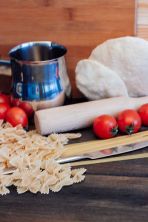 pasta italian cuisine cooking ingredients sauce lunchの写真素材