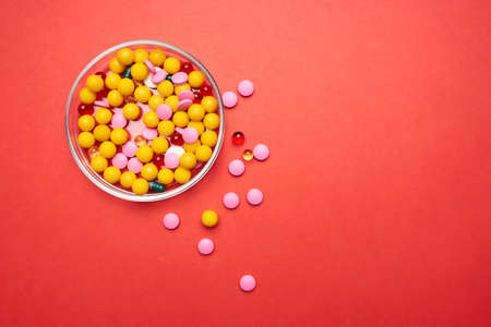 a plate of pills health care antibiotics medicinesの写真素材