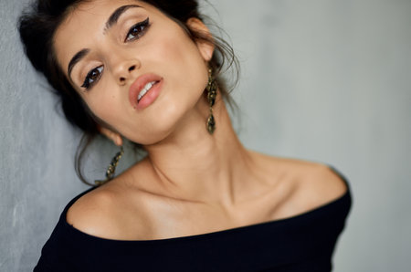 pretty woman in black dress decoration fashion luxuryの写真素材