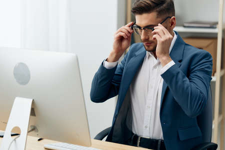 manager computer desktop work self-confidence technologies