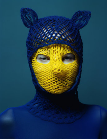 Mask woman fashion knitted beautyの素材