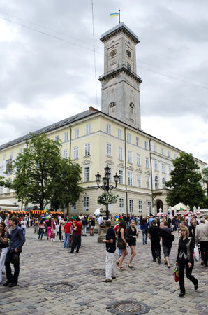 LVIV, UKRAINE - JUNE 13: General view of the center Lvov city on the eve of EURO 2012 - the Rynok Square on June 13, 2012 in Lviv, Ukraine. In the Lvov city will be held EURO 2012.のeditorial素材