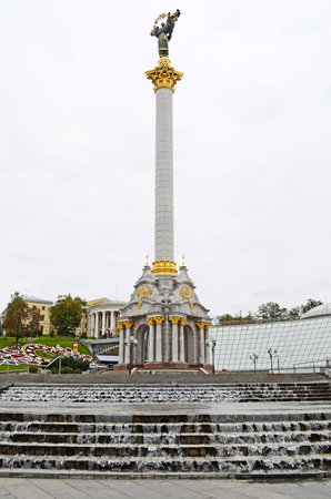 Independence monument on the Maidan Nezalezhnosti (Independence Square) in Kiev, Ukraineのeditorial素材