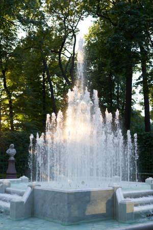 Fountain in summer garden. Saint Petersburg.のeditorial素材