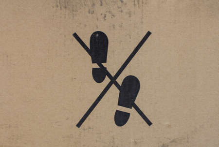 Warning sign on the cardboard packaging