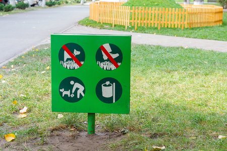 Table regulates the rules of conduct in the parkの写真素材