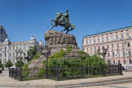 Monument to Hetman Bogdan Khmelnitsky on on Sofievskaya square, Kiev, Ukraineのeditorial素材