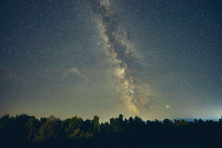 A sky view looking up at nightの写真素材