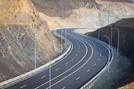 A new road between the mountains