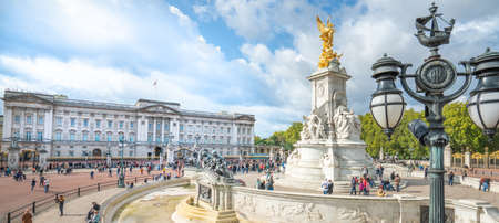 London - October 2019: tourists at the Queen Victoria Memorialのeditorial素材
