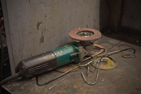 cutting machineontje table in manufactory