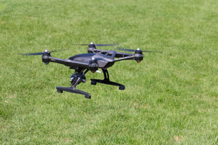 Flying unmanned aerial vehicle