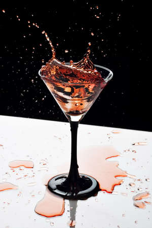 Red cocktail splashの写真素材