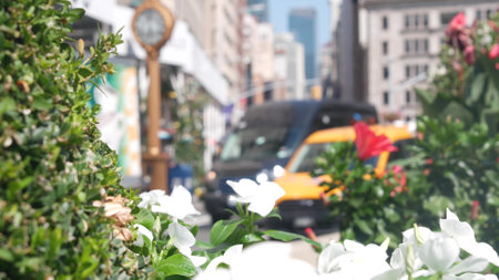 New York City, United States - 6 Sept 2023: Manhattan Midtown Broadway, 23 street, 5 avenue crossroad intersection. Worth Square near Madison Park, Flatiron, USA. People on Big Bus tour, yellow taxi.のeditorial素材