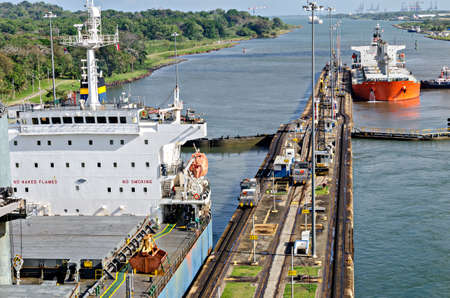 Passing ships in the Panama Canalのeditorial素材