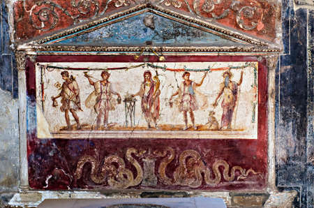 The Lares were a category of ancient Rome not individually distinguished revered at home in a special shrine the lararium place in the hall or next to the fireplace. They were the protectors of the household home but you had anche Lari protectors of the Lのeditorial素材