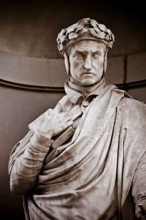 Dante Alighieri in the Niches of the Uffizi Colonnade.のeditorial素材