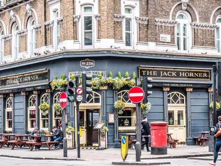 outside view of pub in London