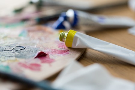 acrylic color or paint tubes and paletteの写真素材