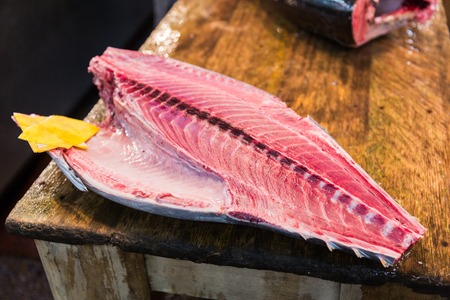 fresh tuna fish at japanese street marketの写真素材
