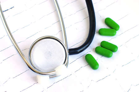 Real cardiological test with stethoscope and herbal pills
の写真素材