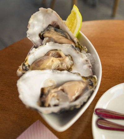 Serving of high quality oysters