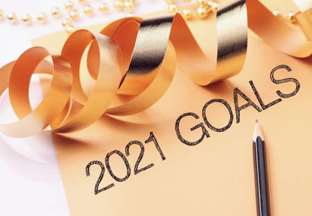 Goals 2021 with beautiful decoration. Discover how setting goals can bring more happiness in your life.の写真素材
