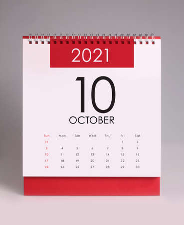 Simple desk calendar for October 2021の写真素材