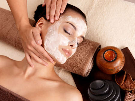 Soin Du Visage Images Et Photos Libres De Droits Stocklib
