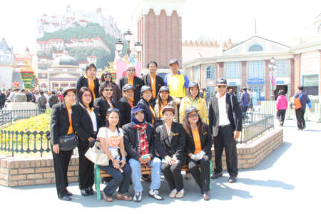 EVERLAND, YONGIN, KOREA - APRIL 06 : The unidentified tourists are travelling and enjoy  on april 06, 2011 at Everland, Yongin, Korea.のeditorial素材