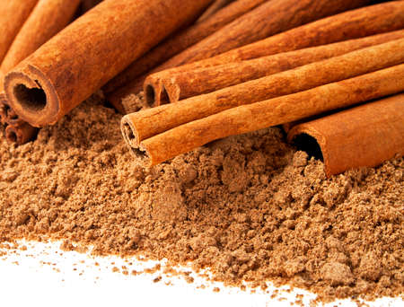 Cinnamon sticks and powder