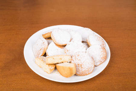 Shortbread cookies with powdered sugar round