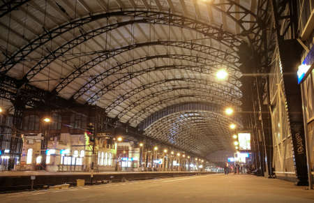 Steel roof construction in train station Haarlemのeditorial素材