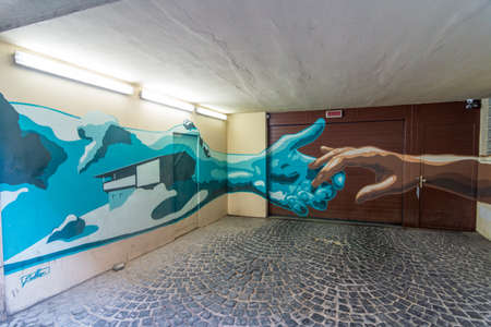 BUDAPEST - DEC. 20, 2019: Graffiti and street wall art in the Jewish Quarter of Budepest, Hungaryのeditorial素材
