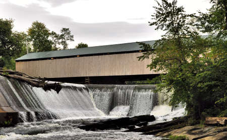 Wooden covered bridge in the State of Vermontの写真素材